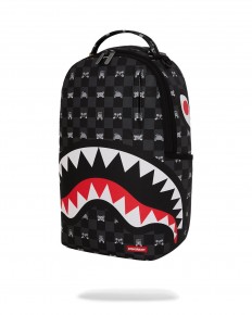 לצפייה במוצר תיק גב Sprayground מעוצב – דגם Checker Shark עם הדפס דובים